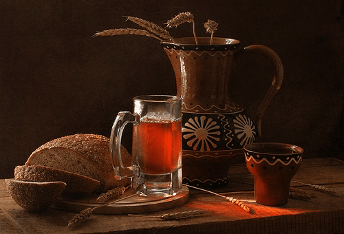 Ржаной хлебный русский квас - идеальный напиток после сауны и бани