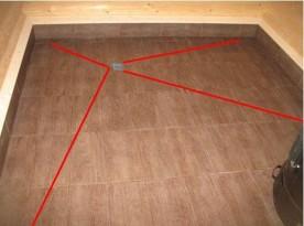 Красными линиями обозначены дополнительные швы на плитке