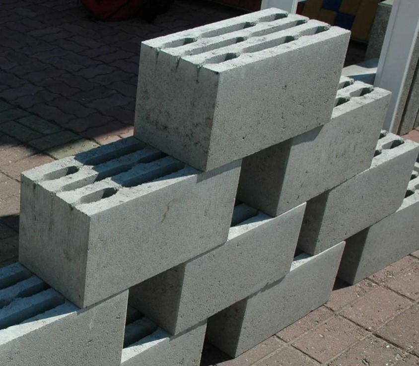 Стандартные габариты стеновых блоков 19х19х39 см, перегородочные имеют ширину 9 см